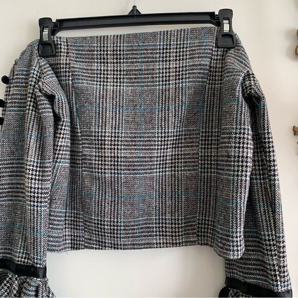 STORETS GRAY TWEED TOP - Picture 12 of 12